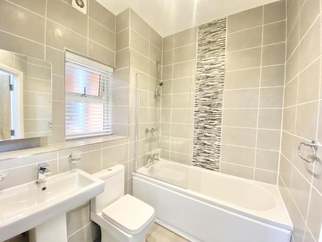 4 bedroom flat for sale
