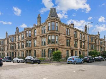 4 bedroom flat for sale
