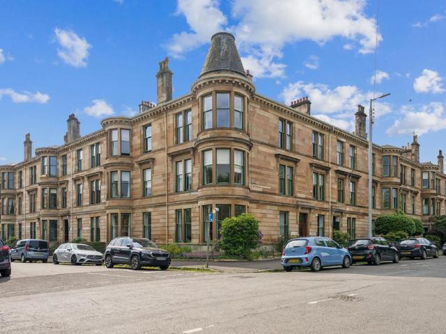 4 bedroom flat for sale