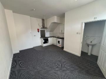 4 bedroom flat for sale