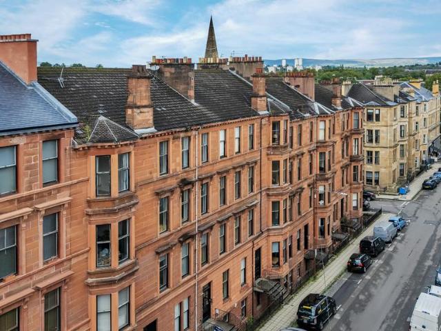 4 bedroom flat for sale