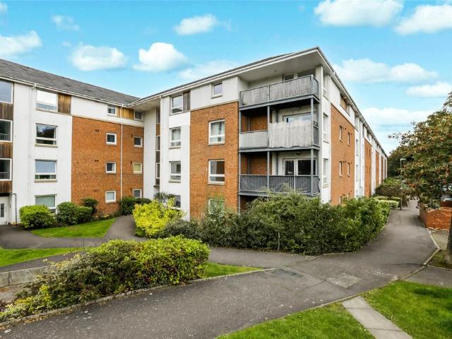 4 bedroom flat for sale