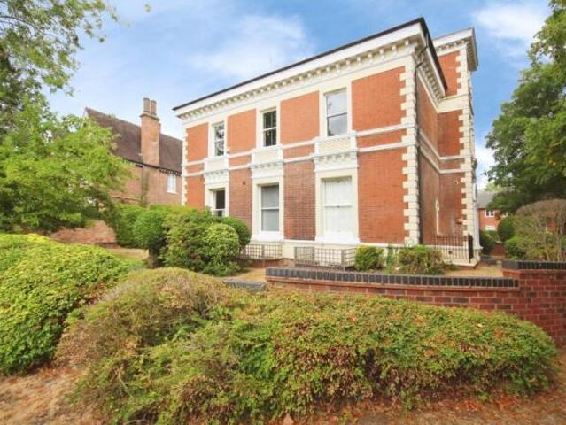 4 bedroom flat for sale in Lucas Court, Leamington Spa, Warwickshire, CV32