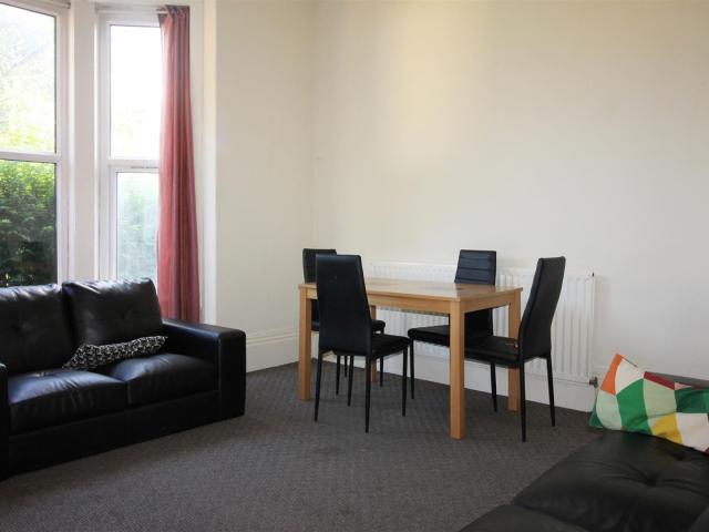 4 Bedroom Flat for rent at Hanover Square GFF, Hyde Park, Leeds