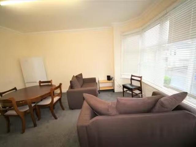 4 bedroom flat for rent in Talbot Road, Winton, Bournemouth, BH9
