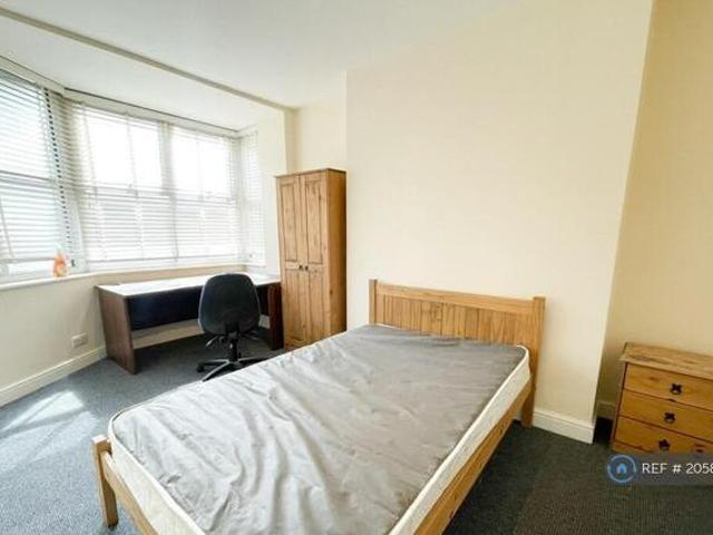 4 Bedroom Flat For Rent In Buxton