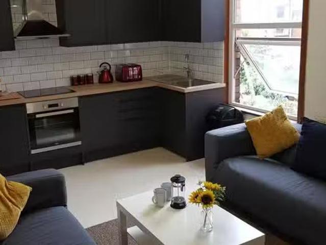 4 bedroom flat for rent in Christina Terrace, Bristol, BS8