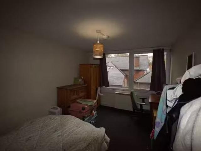 4 bedroom flat for rent in High Kingsdown, Bristol, BS2