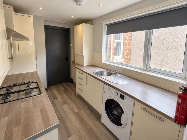 4 bedroom flat for rent in Hotspur Street, Newcastle Upon Tyne, NE6