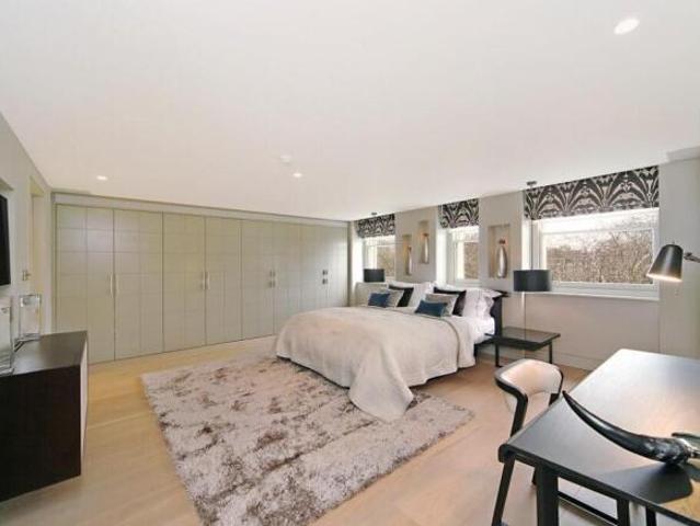 4 bedroom flat for rent in Princes Gate, Knightsbridge, London SW7