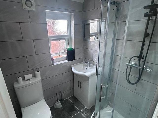 4 bedroom flat in Birmingham