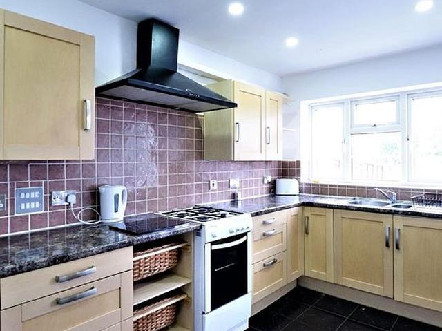 4 bedroom flat in Birmingham