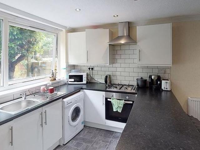 4 bedroom flat in Birmingham