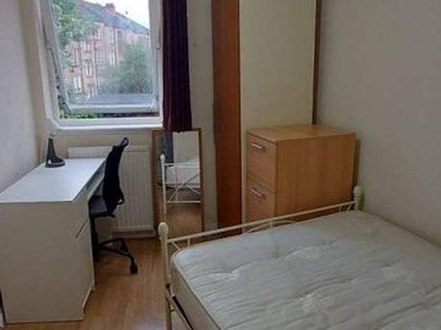 4 bedroom flat in Glasgow