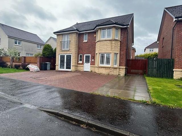 4 bedroom flat in Glasgow