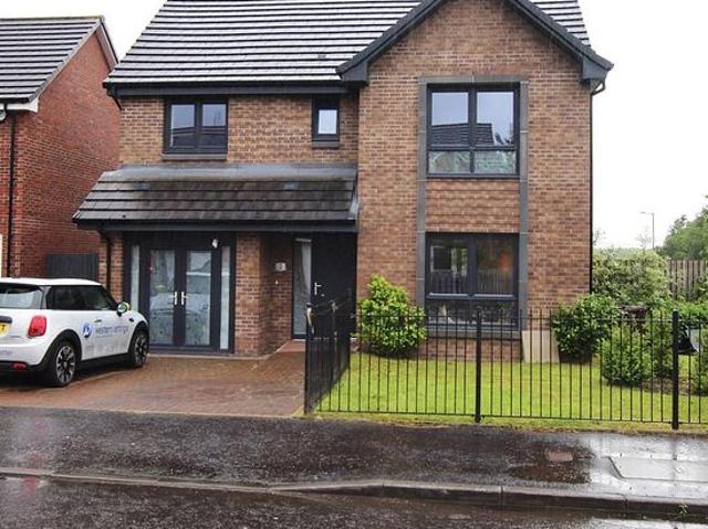 4 bedroom flat in Glasgow