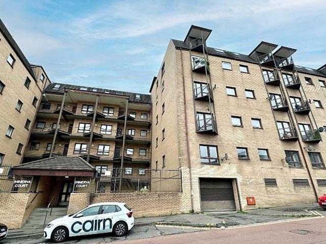4 bedroom flat in Glasgow