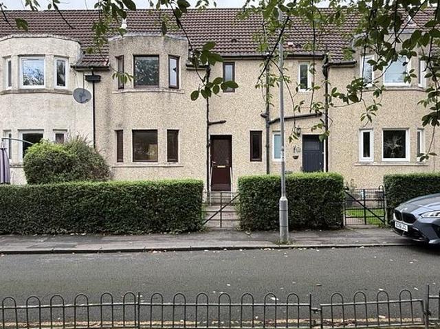 4 bedroom flat in Glasgow