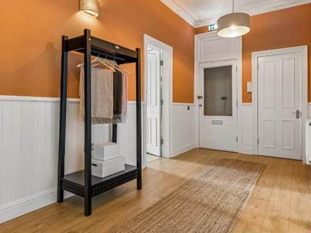4 bedroom flat in Glasgow