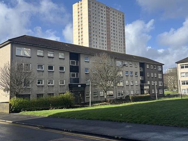 4 bedroom flat in Glasgow