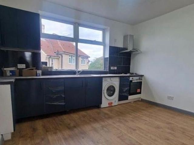 4 bedroom flat in Leeds