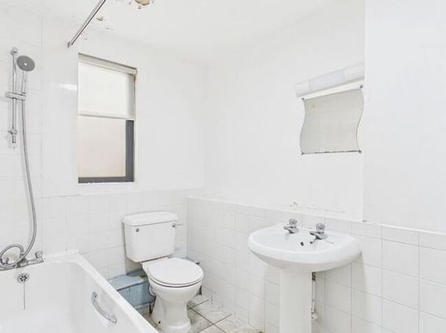 4 bedroom flat in Liverpool