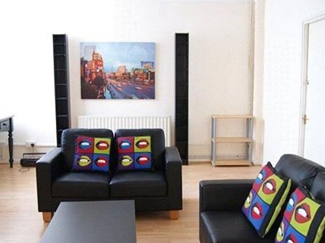4 bedroom flat in Liverpool
