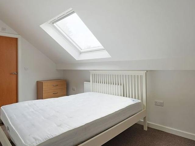 4 bedroom flat in Sheffield