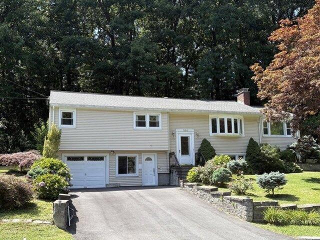 4 bedroom, Framingham MA 01701 105400905
