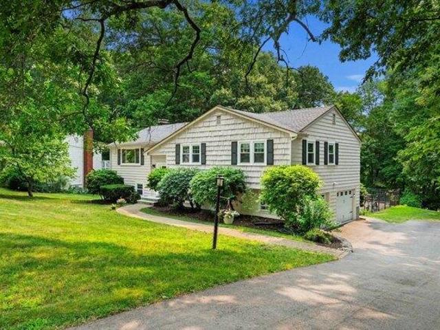 4 bedroom, Framingham MA 01701 105415835