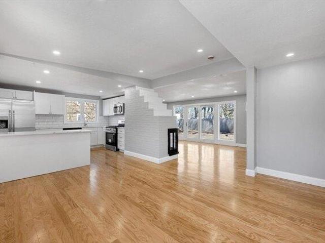 4 bedroom, Framingham MA 01701 105418743