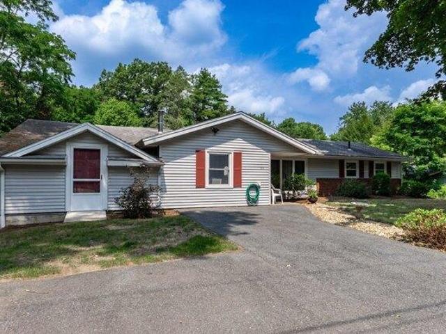 4 bedroom, Framingham MA 01701 105478383
