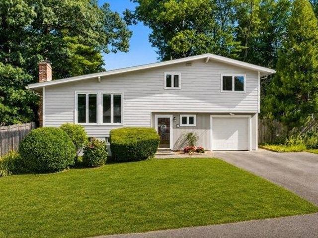 4 bedroom, Framingham MA 01701 105614146