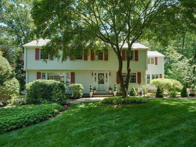 4 bedroom, Framingham MA 01701 105351270