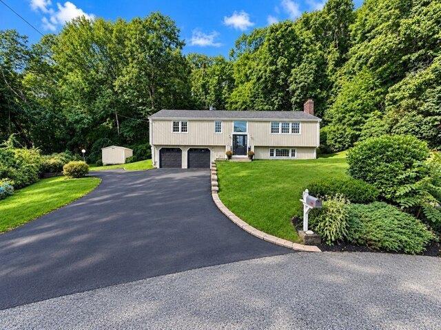 4 bedroom, Framingham MA 01702 105560276