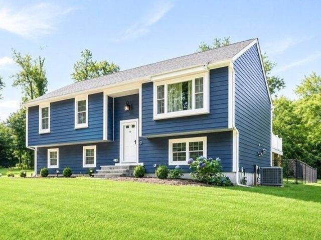 4 bedroom, Franklin MA 02038 105632830