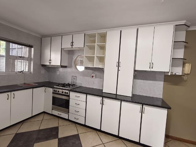 4 Bedroom Freehold Rented in Sea View