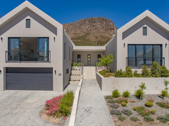 4 Bedroom Freehold To Let in Franschhoek