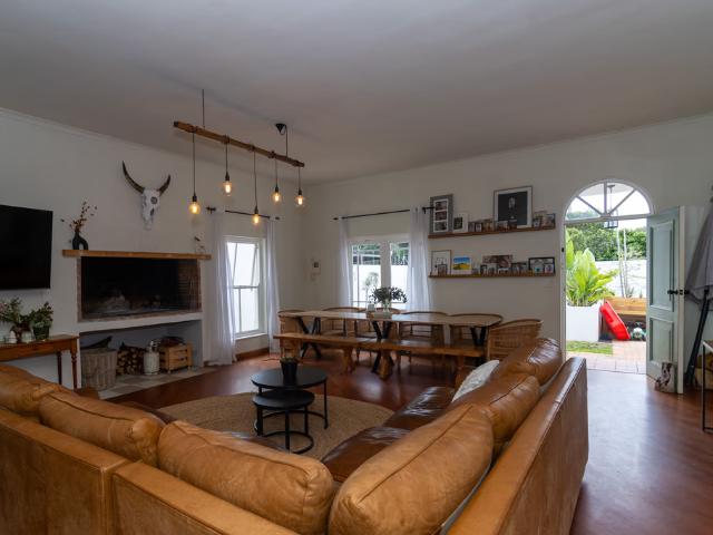 4 Bedroom Freehold To Let in Table View
