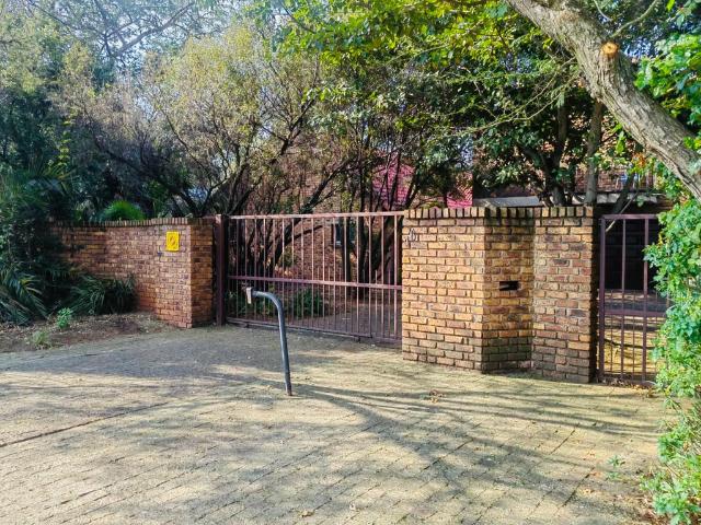 4 Bedroom Freestanding To Let in Van Riebeeck Park