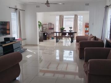 4 Bedroom Freestanding To Let in Birchleigh