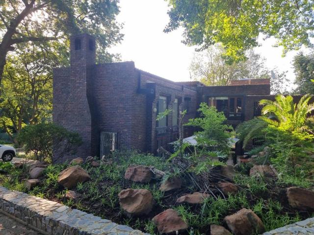 4 Bedroom Freestanding To Let in Bryanston