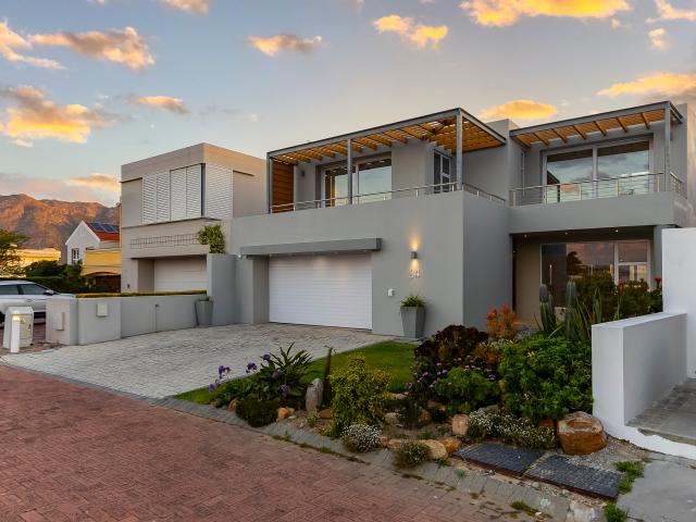 4 Bedroom Freestanding To Let in Harbour Island