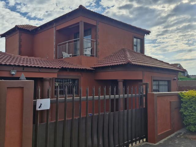 4 Bedroom Freestanding To Let in Mahube Valley