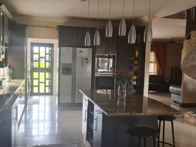 4 Bedroom Freestanding To Let in Somerset Park