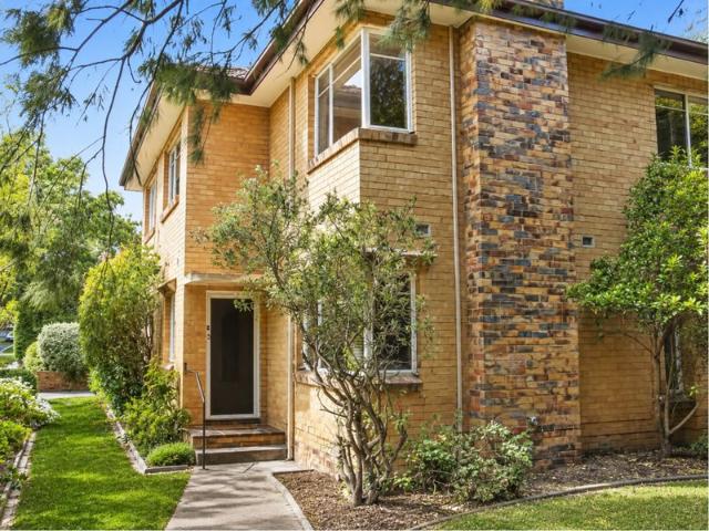 4 bedroom Fully furnished duplex near Ripponlea Station  Walkable to St Kilda Beach and Carlisle Street