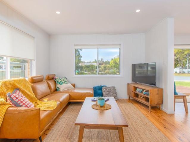 4 Bedroom Fully Renovated Family Home with utilities included!