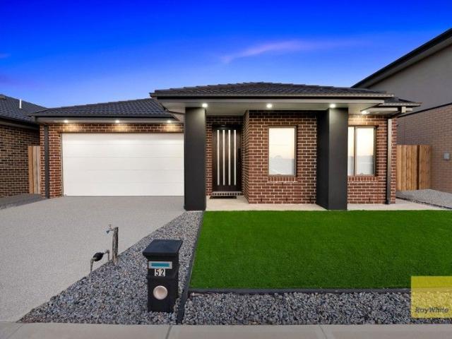 4 BEDROOM FULLY UPGRADED HOME!