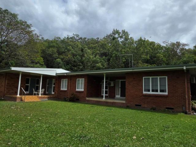 4 bedroom furnished home rural Aloomba Cairns