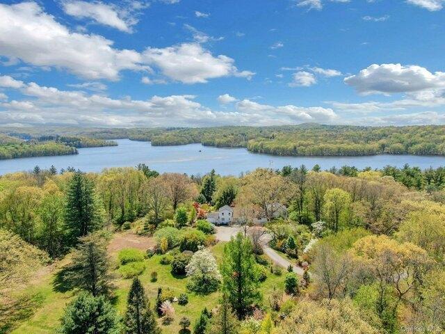 4 bedroom, Katonah NY 10536 105318270